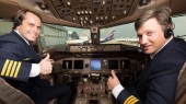 Авиакомпании переоценивают условия труда летчиков и стюардесс, признавая их труд безвредным
