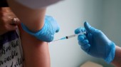 В Минздраве захотели разрешить россиянам прививаться иностранными вакцинами