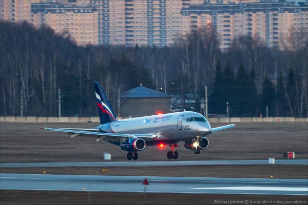 Фюзеляж самолета SSJ New доставлен в аэропорт Жуковский для проведения сертификационных ресурсных испытаний, сообщила компания Ростех.