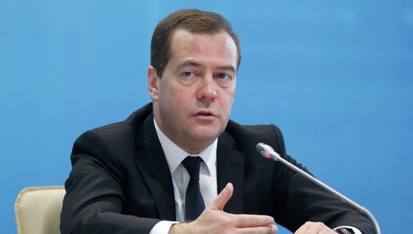 Медведев поручил забрать у МАК функции по сертификации самолетов