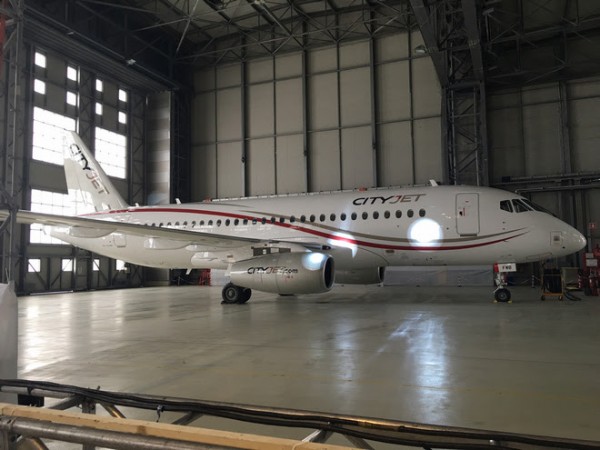 Ирландская авиакомпания CityJet получила первый самолет SSJ 100