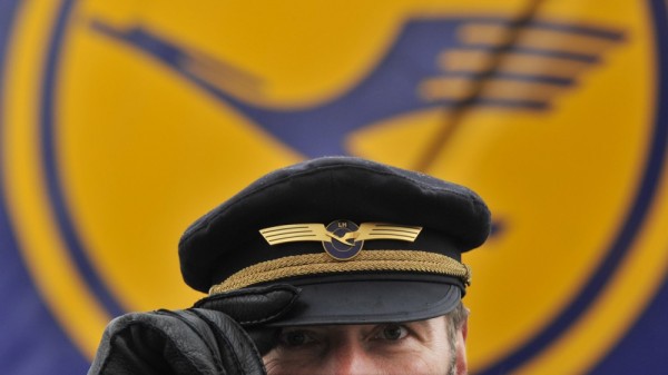 Пилоты Lufthansa предупредили о возможной забастовке