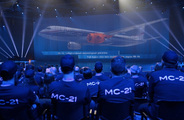 Авиалайнер XXI века: в чем секрет новейшего российского самолета МС-21