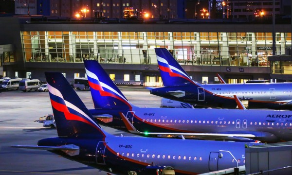 В "Аэрофлоте" объяснили девальвацией низкие зарплаты пилотов на фоне конкурентов