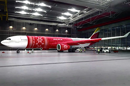 Iberia «надела» на самолет рождественский свитер